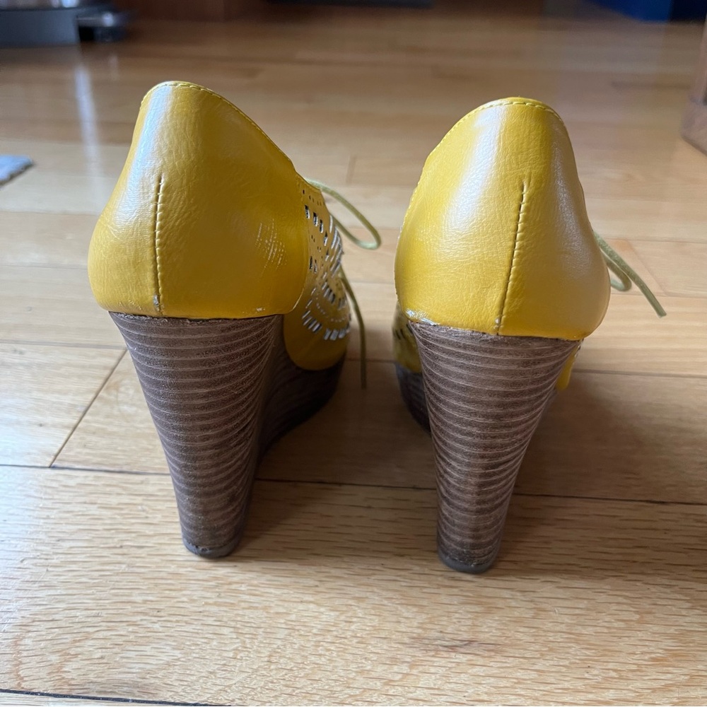 Restricted Yellow Cut-Out Wedge Sandals - Size 6 - Picture 4 of 11